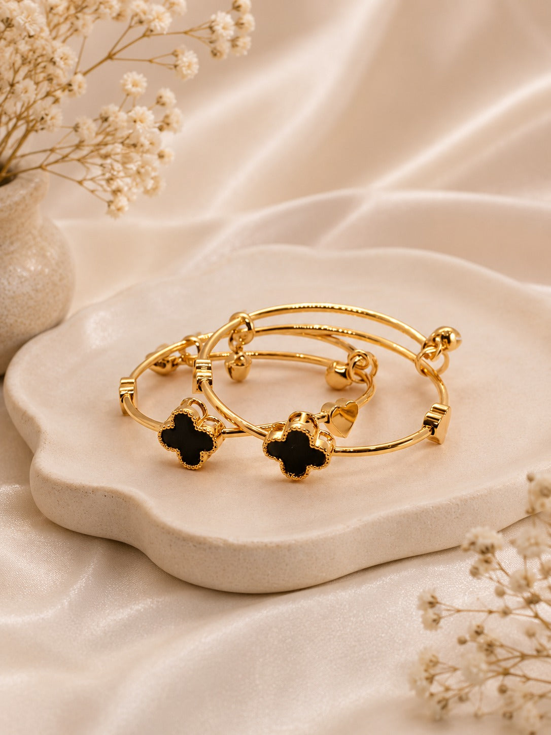 Golden Design black attractive Bangles