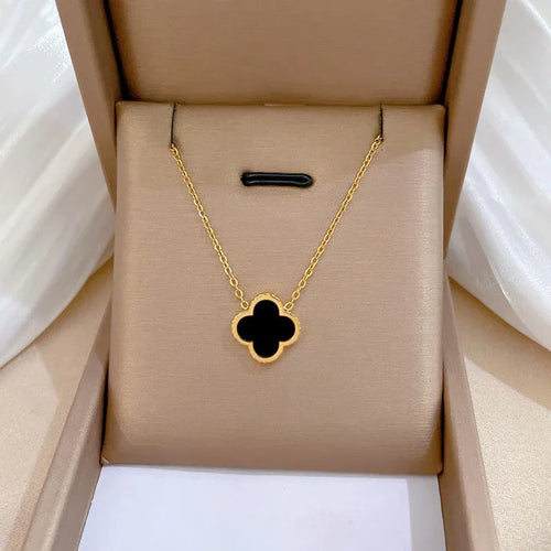 Luxury Clover Pendant Necklace